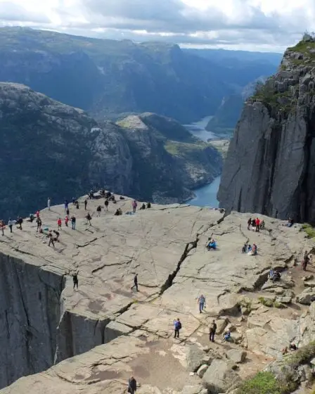 Des formations rocheuses fascinantes à l'époustouflant Pulpit Rock, la Norvège propose d'incroyables randonnées sur les falaises 5 Des formations rocheuses fascinantes à l'époustouflant Pulpit Rock, la Norvège propose d'incroyables randonnées sur les falaises - 4