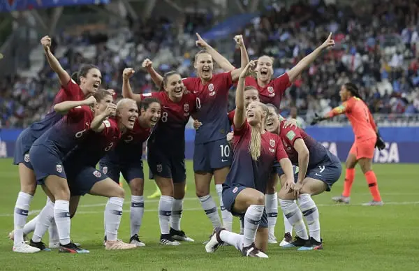 Supériorité offensive alors que la Norvège entame la Coupe du monde avec 3-0 sur le Nigéria 4 Supériorité offensive alors que la Norvège entame la Coupe du monde avec 3-0 sur le Nigéria - 3