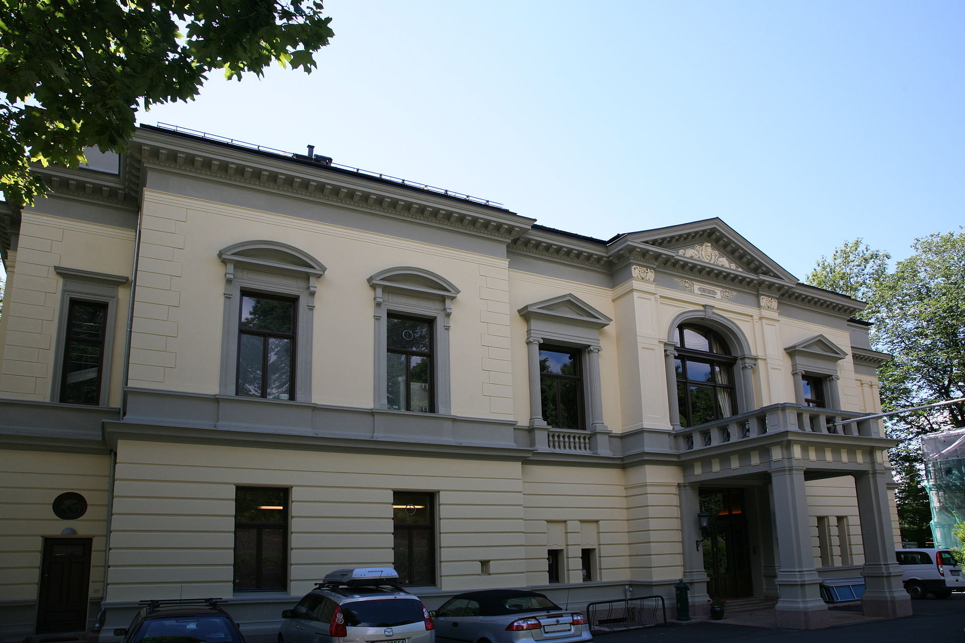 L'Académie des sciences et des lettres 4 L'Académie des sciences et des lettres - 3