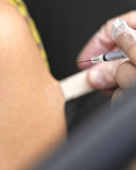 Pfizer et BioNTech commencent à tester le vaccin corona sur les enfants - 13