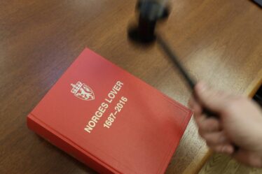 Un ancien fonctionnaire municipal de Vestfold reconnu coupable de viol et d'abus - 18