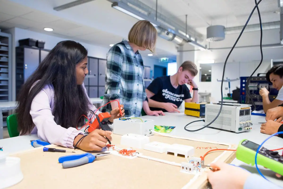 Nouvelle étude: 1 étudiant de la formation professionnelle sur 20 en Norvège abandonne l'école 4 Nouvelle étude: 1 étudiant de la formation professionnelle sur 20 en Norvège abandonne l'école - 3