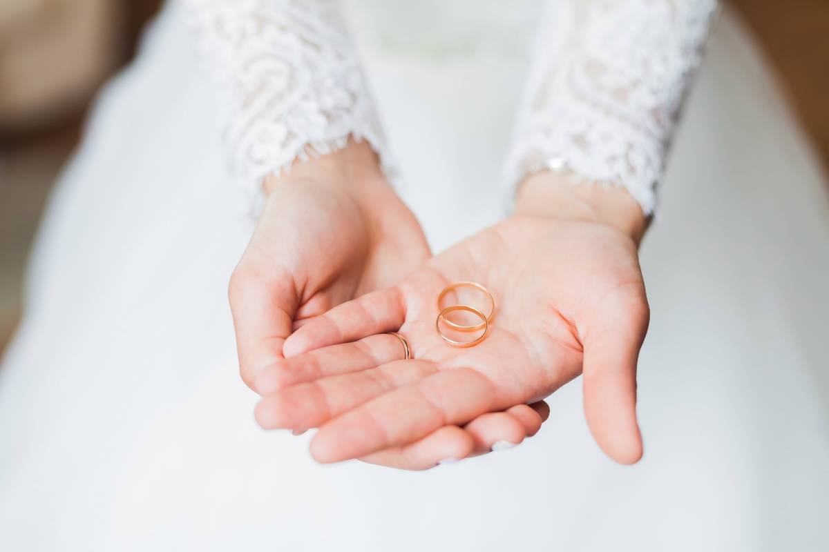 Très peu d'hommes en Norvège envisagent de prendre le nom de famille de leur femme après le mariage, selon des recherches - 3