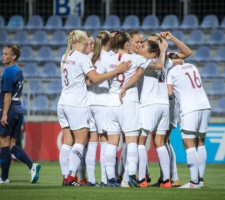 L'équipe féminine s'est qualifiée pour les finales de groupe en qualification pour la Coupe du monde 5 L'équipe féminine s'est qualifiée pour les finales de groupe en qualification pour la Coupe du monde - 4