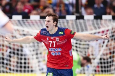 La chasse à l'or de la Coupe du monde de handball se poursuit après que la Norvège a arrêté l'Allemagne par 31-25 - 20