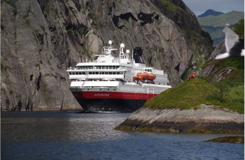 Hurtigruten alimentera les navires de croisière avec des poissons morts 4 Hurtigruten alimentera les navires de croisière avec des poissons morts - 3