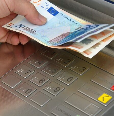 Évitez de retirer de l'argent avant de voyager à l'étranger 20 Évitez de retirer de l'argent avant de voyager à l'étranger - 19