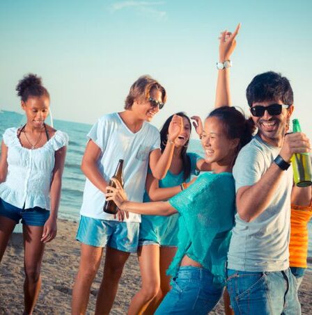L'industrie de l'assurance met en garde les jeunes contre les viols pendant les vacances 29 L'industrie de l'assurance met en garde les jeunes contre les viols pendant les vacances - 28