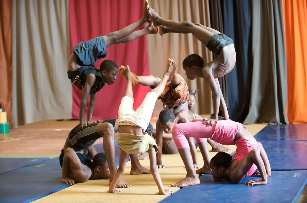 La troupe de cirque pour enfants est prête pour le concert Nobel 4 La troupe de cirque pour enfants est prête pour le concert Nobel - 3