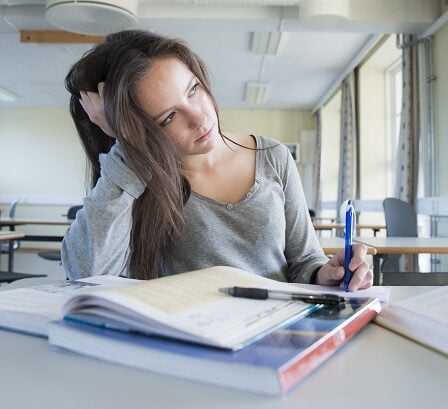 7 sur 10 au lycée sont stressés 2 7 sur 10 au lycée sont stressés - 1