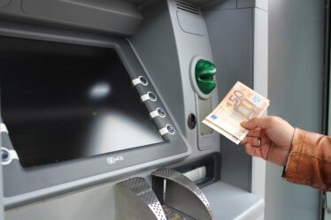 Deux milliards égarés révélés par les guichets automatiques - 16