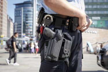 La police a tiré des coups de semonce lors de l'arrestation d'un homme armé d'un couteau dans la salle d'urgence de Bergen - 18