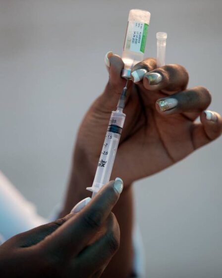 Vaccin AstraZeneca approuvé par l'Agence européenne des médicaments 5 Vaccin AstraZeneca approuvé par l'Agence européenne des médicaments - 4