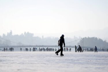 Police: Six personnes sont tombées à travers la glace à Bærum. Ils ont réussi à s'échapper sans blessures - 20