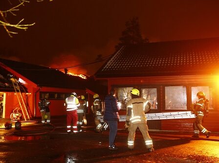 Bâtiments scolaires complètement détruits dans un incendie à Oslo 11 Bâtiments scolaires complètement détruits dans un incendie à Oslo - 10