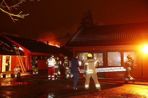 Bâtiments scolaires complètement détruits dans un incendie à Oslo - 3