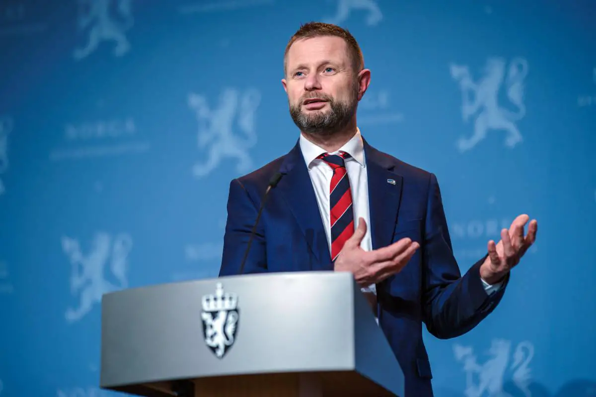 Ministre de la Santé: le gouvernement envisage d'arrêter tous les vols du Royaume-Uni vers la Norvège - 3