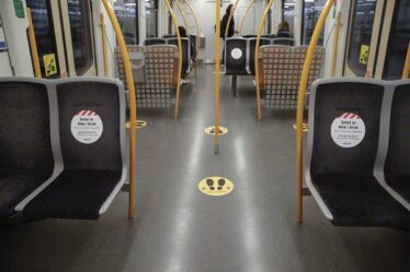 L'épaule à épaule est désormais autorisée dans les bus et les tramways - 20