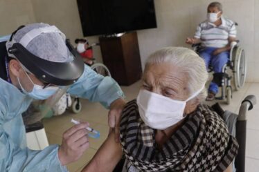 Experts internationaux: aucun décès n'a été directement lié au vaccin contre le coronavirus - 16