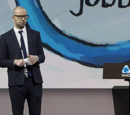 Deux sur trois ont été temporairement mis à pied dans des industries qui n'étaient pas tenues de fermer 5 Deux sur trois ont été temporairement mis à pied dans des industries qui n'étaient pas tenues de fermer - 4