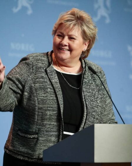 Les vaccins corona sont enfin en Norvège. Solberg: "Nous attendons ce jour avec impatience depuis longtemps" 5 Les vaccins corona sont enfin en Norvège. Solberg: "Nous attendons ce jour avec impatience depuis longtemps" - 4