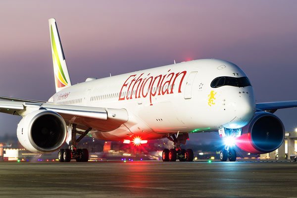 Ethiopian Airlines a percuté un mât léger à l'aéroport d'Oslo 4 Ethiopian Airlines a percuté un mât léger à l'aéroport d'Oslo - 3