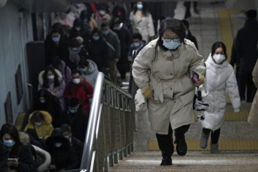 Le Japon demande à la Chine d'arrêter les tests de coronavirus anal sur ses citoyens - 20