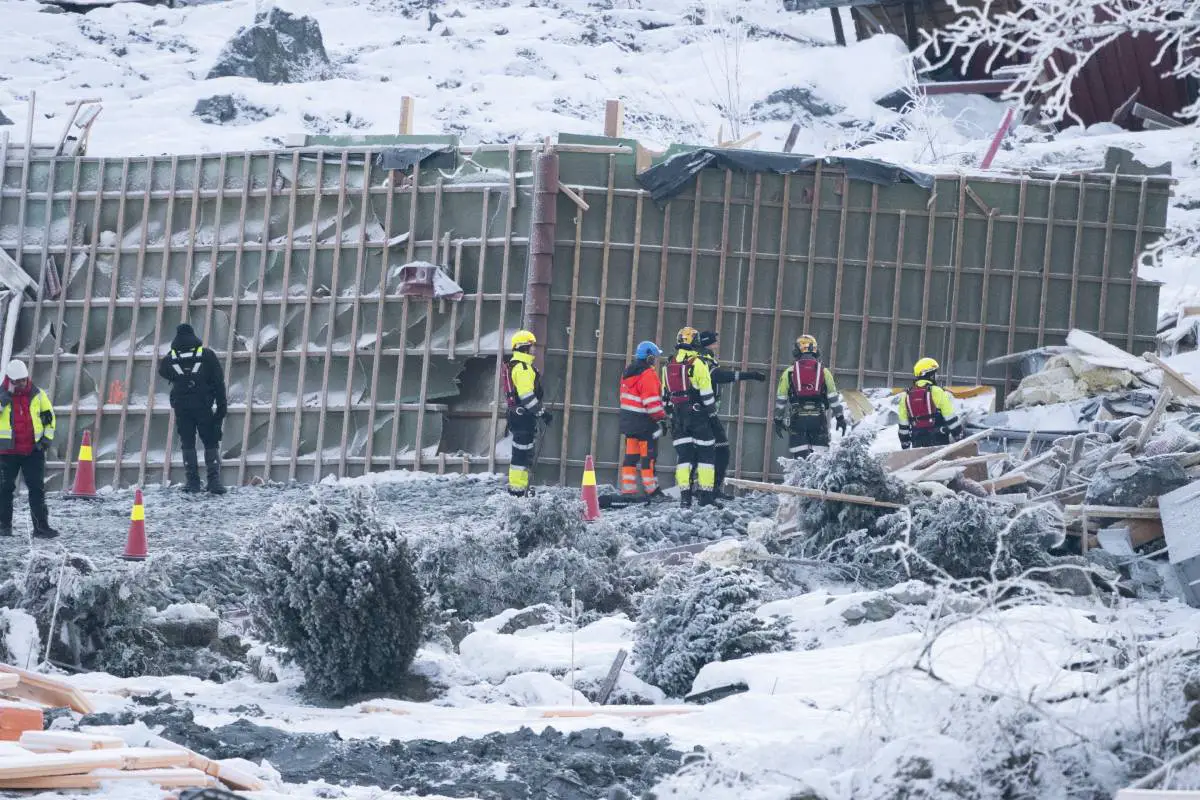 Deux autres personnes disparues retrouvées mortes sur le site du glissement de terrain à Gjerdrum 4 Deux autres personnes disparues retrouvées mortes sur le site du glissement de terrain à Gjerdrum - 3