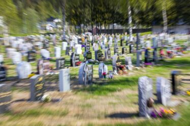 Cimetière de Kristiansand exposé au vandalisme, plusieurs pierres tombales renversées - 20