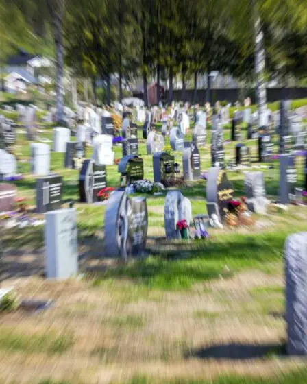 Cimetière de Kristiansand exposé au vandalisme, plusieurs pierres tombales renversées - 12