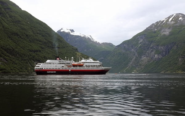 Hurtigruten emploiera jusqu'à 300 marins norvégiens 4 Hurtigruten emploiera jusqu'à 300 marins norvégiens - 3