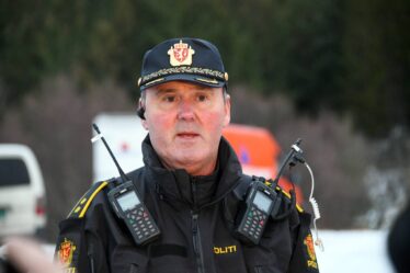 Deux personnes retrouvées mortes sur le site d'incendie d'une cabane à Andøy - 20
