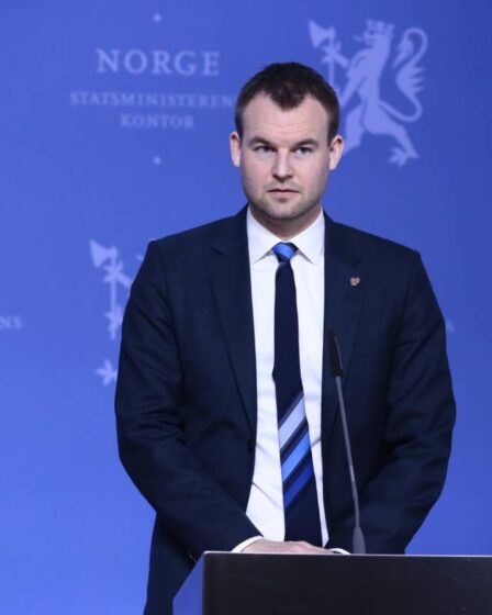 Le gouvernement norvégien veut changer la loi afin que les enfants d'asile ne puissent pas être "punis pour les erreurs de leurs parents" - 25