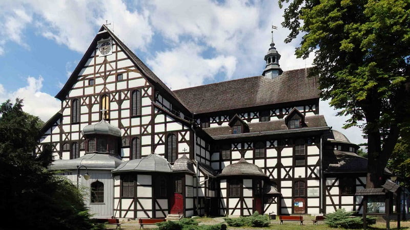 La plus grande église en bois d'Europe restaurée avec de l'argent norvégien 4 La plus grande église en bois d'Europe restaurée avec de l'argent norvégien - 3