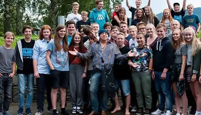 L'ÉCOLE DE BLUES DE LITTLE STEVEN - Norway Today 4 L'ÉCOLE DE BLUES DE LITTLE STEVEN - Norway Today - 3