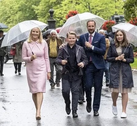 La famille du prince héritier a participé à la foire de la cathédrale de Nidaros 2 La famille du prince héritier a participé à la foire de la cathédrale de Nidaros - 1