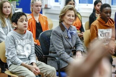 La reine a décerné le prix de l'école - 10