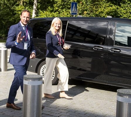 Le prince héritier et la princesse héritière ont rencontré l'industrie pétrolière touchée par la couronne 11 Le prince héritier et la princesse héritière ont rencontré l'industrie pétrolière touchée par la couronne - 10