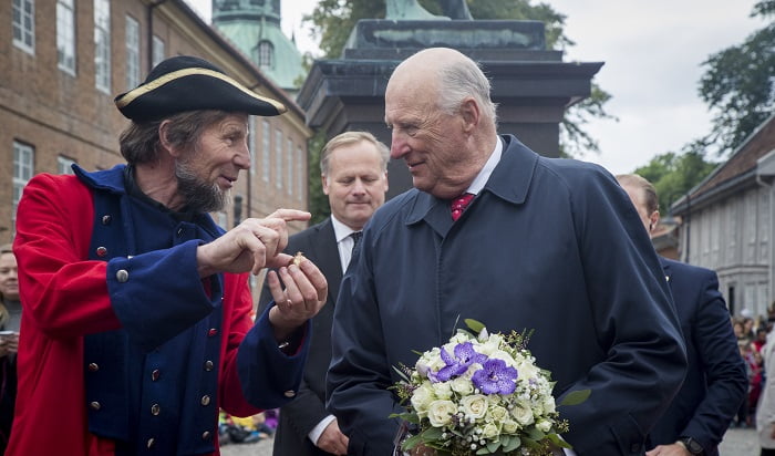 Le roi a lancé les célébrations du 450e anniversaire 4 Le roi a lancé les célébrations du 450e anniversaire - 3