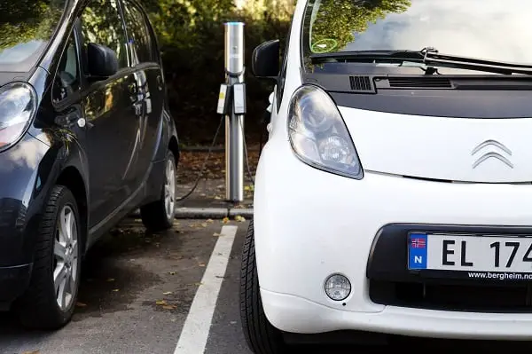 Les plus riches préfèrent acheter des voitures électriques 4 Les plus riches préfèrent acheter des voitures électriques - 3