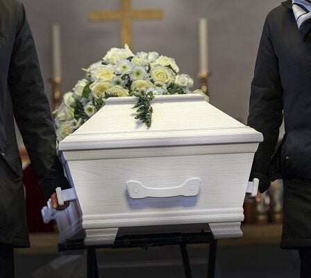 Les salons funéraires ont moins à faire pendant la pandémie 2 Les salons funéraires ont moins à faire pendant la pandémie - 1