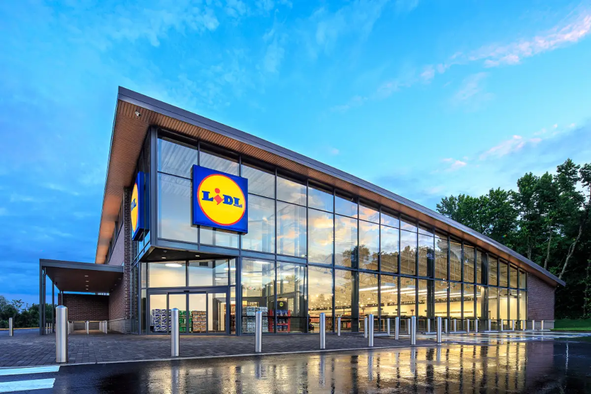 Lidl US offre 200 dollars aux employés qui reçoivent le vaccin COVID-19 - 9