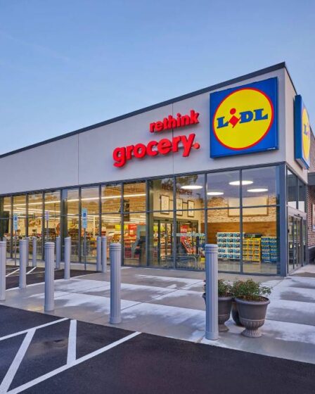 Lidl US offre 200 dollars aux employés qui reçoivent le vaccin COVID-19 26 Lidl US offre 200 dollars aux employés qui reçoivent le vaccin COVID-19 - 25