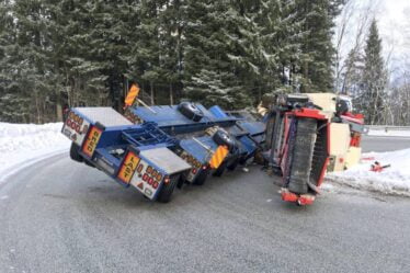 Une voiture entre en collision avec un camion à Askim, une personne hospitalisée - 10