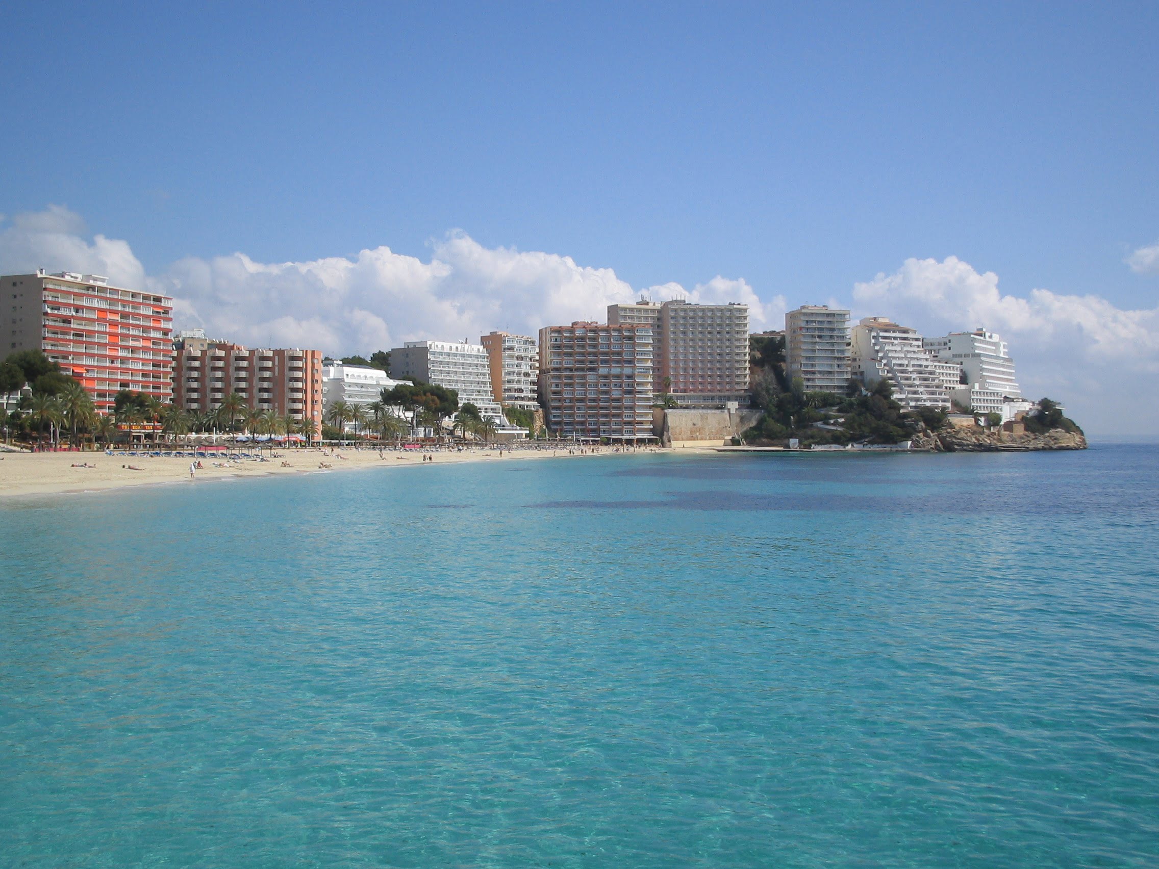 Ibiza veut interdire l'alcool à bord 4 Ibiza veut interdire l'alcool à bord - 3