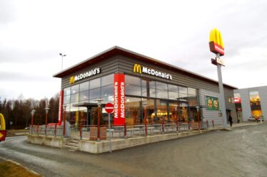 Plus de 1000 employés norvégiens de McDonald's licenciés - 20