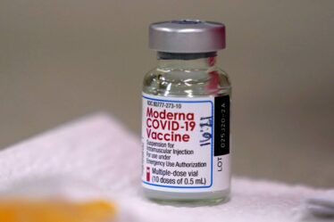 Étude: le vaccin de Moderna est efficace à 96% chez les adolescents - 18