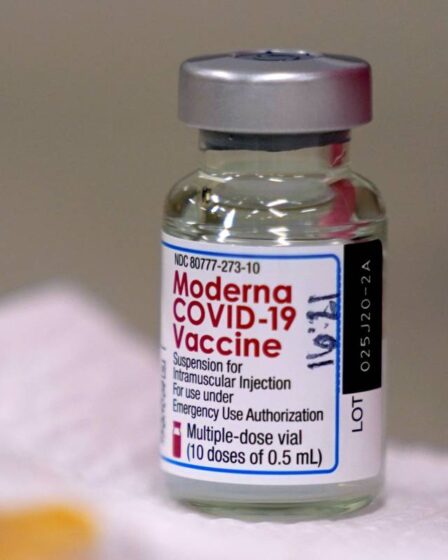 Étude: le vaccin de Moderna est efficace à 96% chez les adolescents - 19