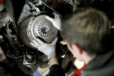 La Norvège cessera de garantir le plein salaire des apprentis en congé à partir de novembre - 30