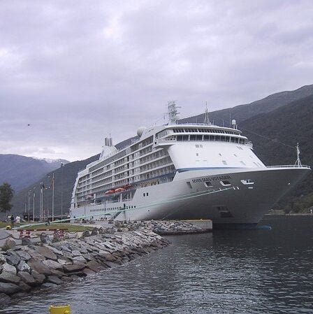 Les navires de croisière rentrent à Flåm 8 Les navires de croisière rentrent à Flåm - 7